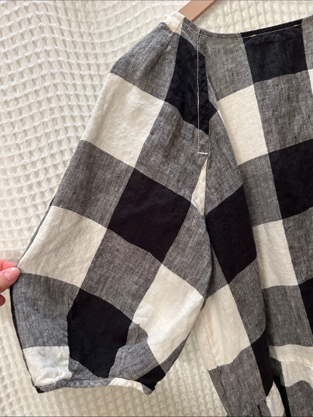 Everlane Black and White Gingham V-Neck Midi Dress with Puff Sleeves - Picture 4 of 5